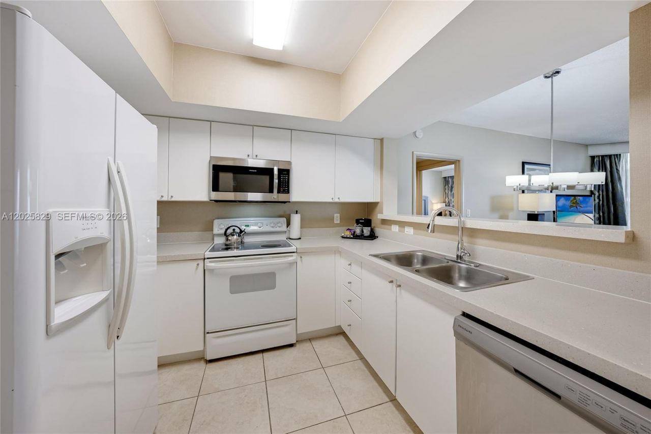 17375 Collins Ave , Unit 2403, Sunny Isles Beach, FL 33160 Photo