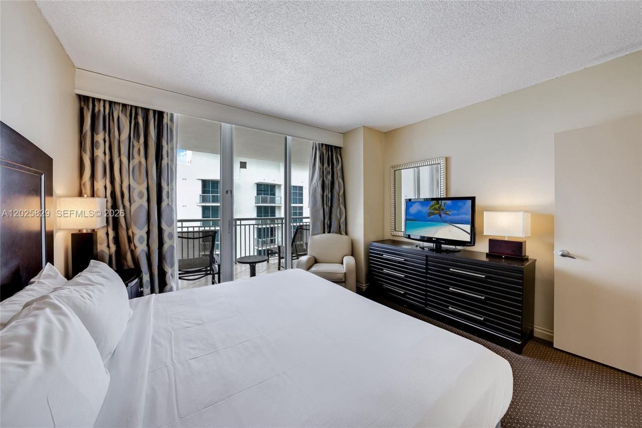 17375 Collins Ave , Unit 2403, Sunny Isles Beach, FL 33160 Photo