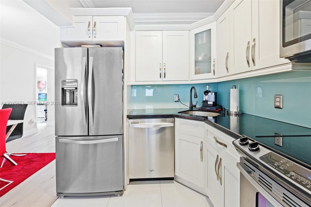 556 La Villa Dr, Miami Springs, FL 33166 Photo