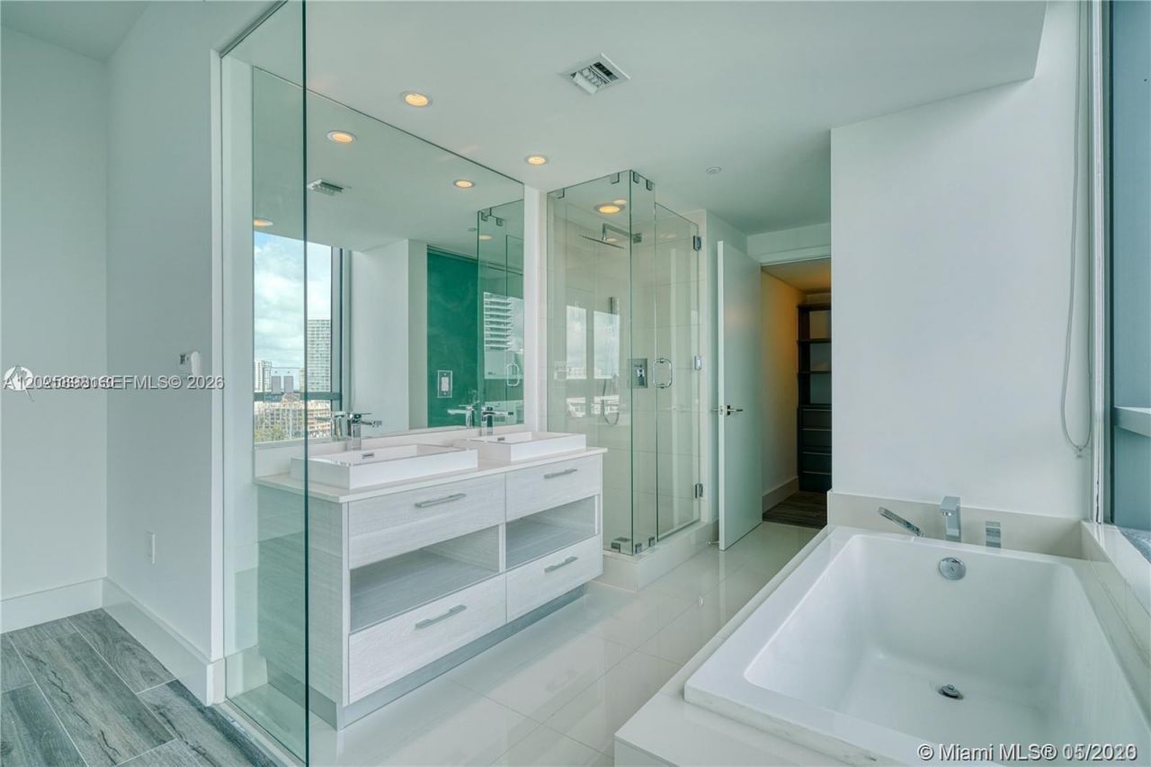 650 NE 32nd St , Unit 1208, Miami, FL 33137 Photo