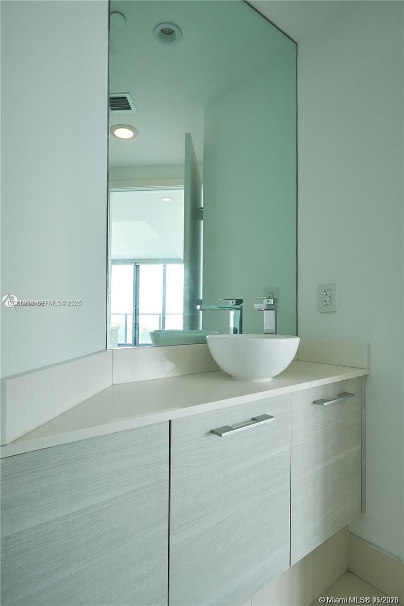 650 NE 32nd St , Unit 1208, Miami, FL 33137 Photo