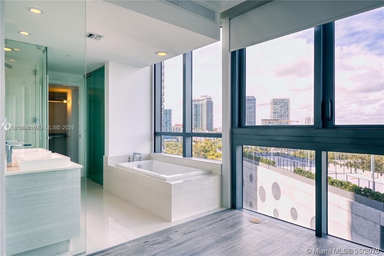 650 NE 32nd St , Unit 1208, Miami, FL 33137 Photo