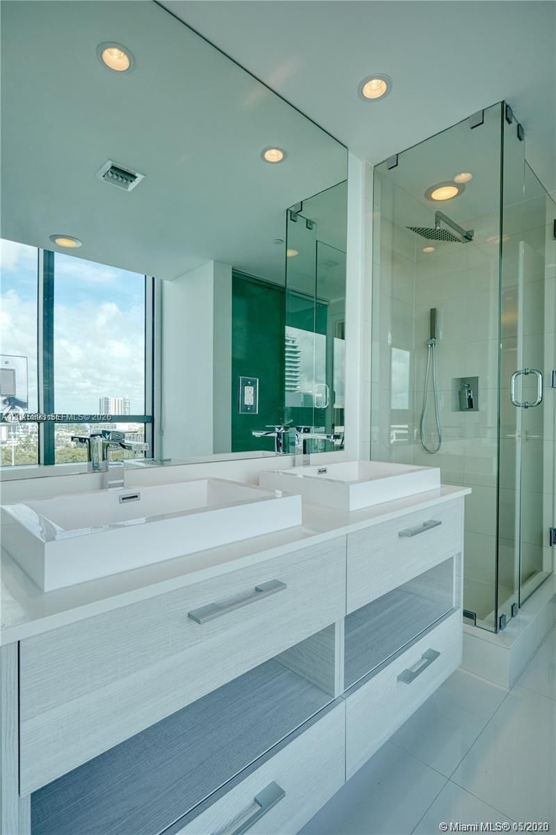 650 NE 32nd St , Unit 1208, Miami, FL 33137 Photo