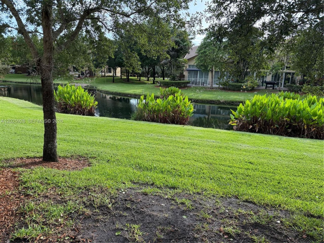 821 E Village Cir , Unit 821, Davie, FL 33325 Photo