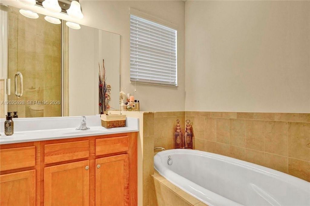 821 E Village Cir , Unit 821, Davie, FL 33325 Photo
