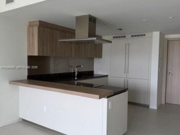 1000 Brickell Plz , Unit 2104, Miami, FL 33131