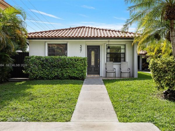 337 Grand Canal Dr , Miami, FL 33144