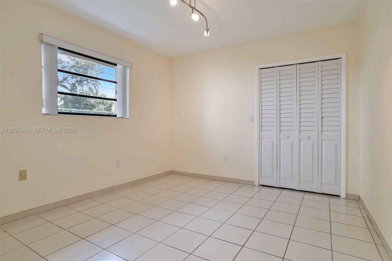 337 Grand Canal Dr , Miami, FL 33144 Photo