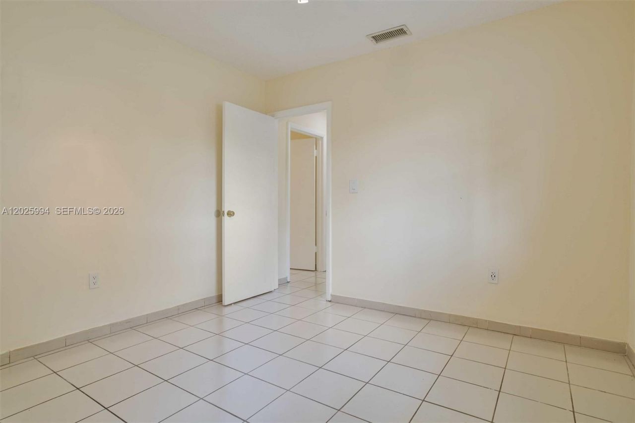 337 Grand Canal Dr , Miami, FL 33144 Photo