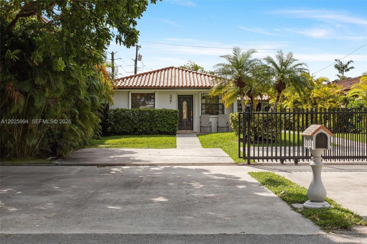337 Grand Canal Dr , Miami, FL 33144 Photo