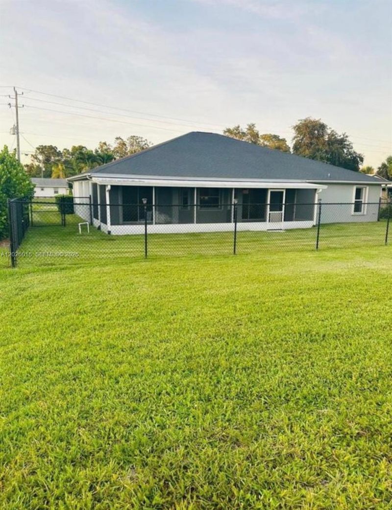 1074 SW Sultan Dr, Port Saint Lucie, FL 34953 Photo