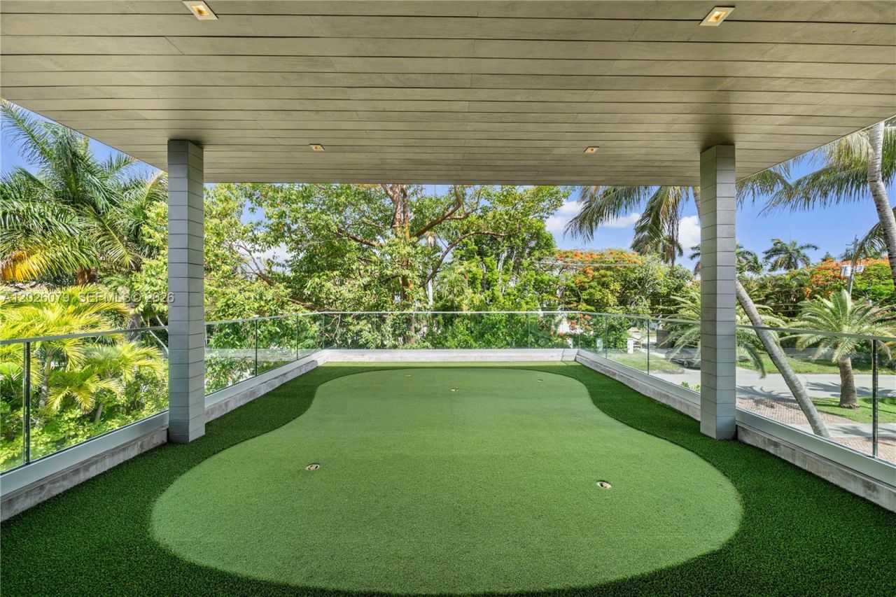 5061 N Bay Rd , Miami Beach, FL 33140 Photo