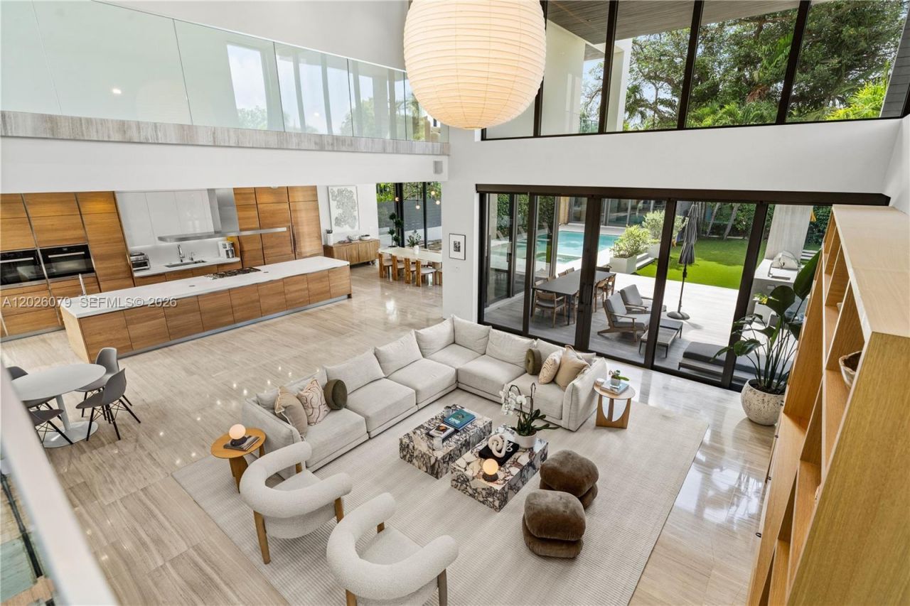 5061 N Bay Rd , Miami Beach, FL 33140 Photo