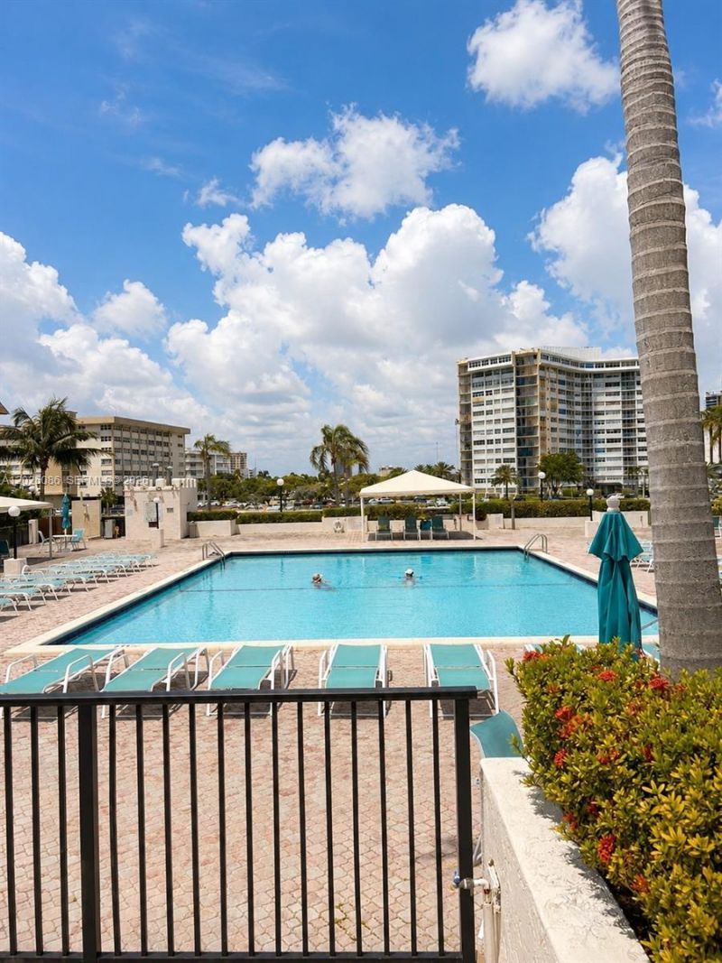 1865 S Ocean Drive , Unit 21A, Hallandale Beach, FL 33009 Photo