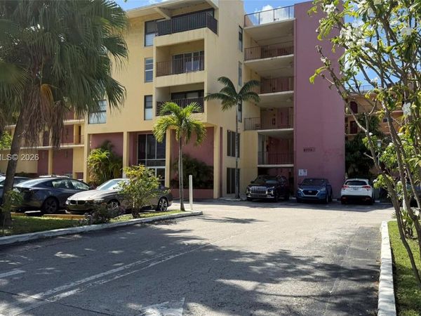 8775 Park Blvd , Unit 104, Miami, FL 33172