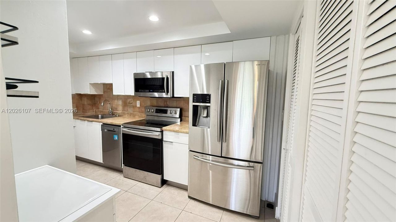 8775 Park Blvd , Unit 104, Miami, FL 33172 Photo