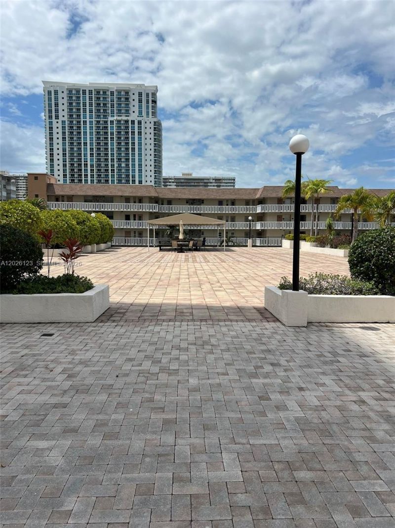 1865 S Ocean Dr , Unit 2G, Hallandale Beach, FL 33009 Photo