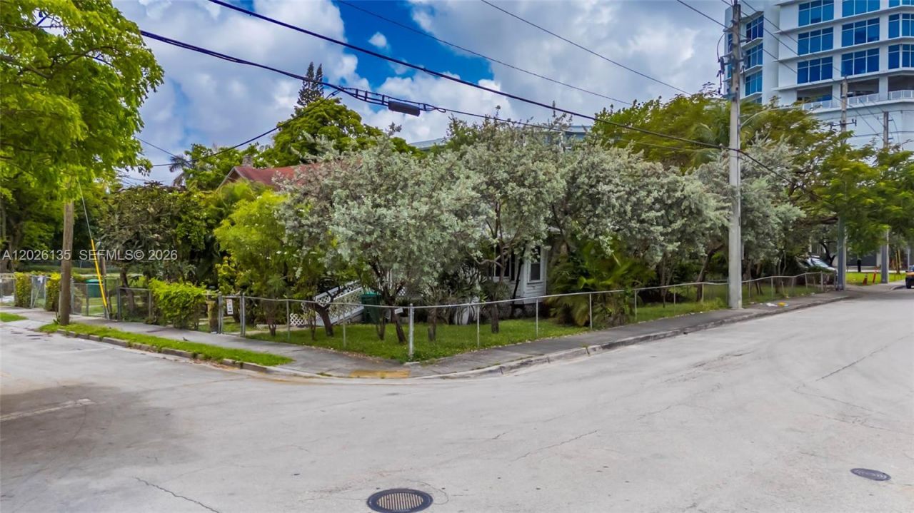 1246 NW 9th Ave , Miami, FL 33136 Photo