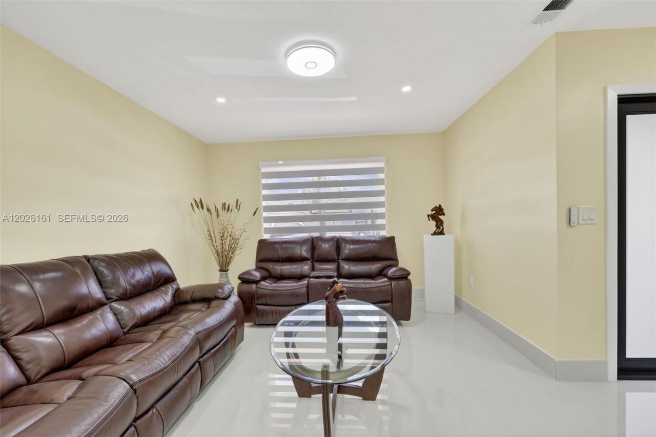12718 NW 6th Ln, Miami, FL 33182 Photo