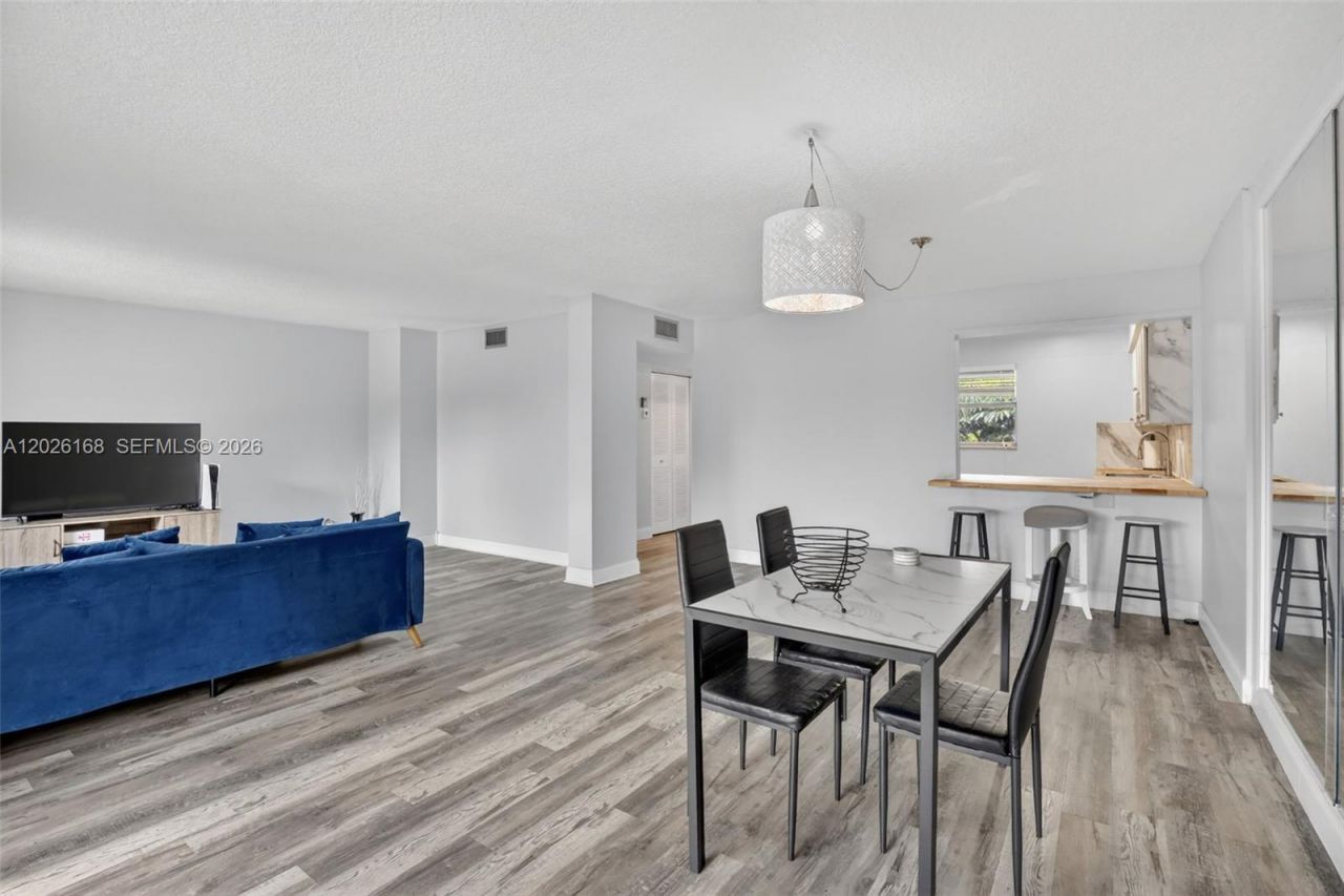 7020 Nova Dr , Unit 308D, Davie, FL 33317 Photo