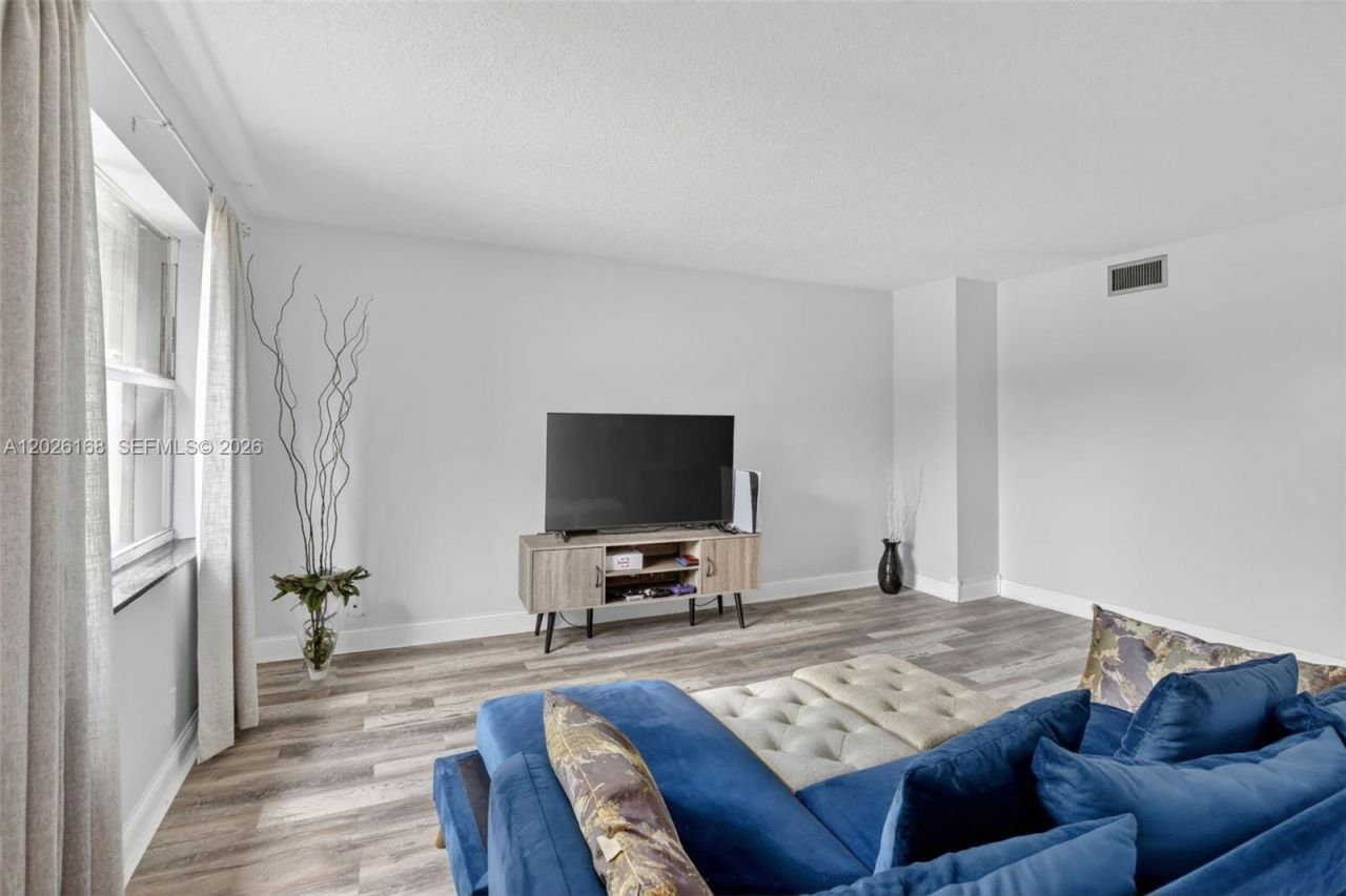 7020 Nova Dr , Unit 308D, Davie, FL 33317 Photo
