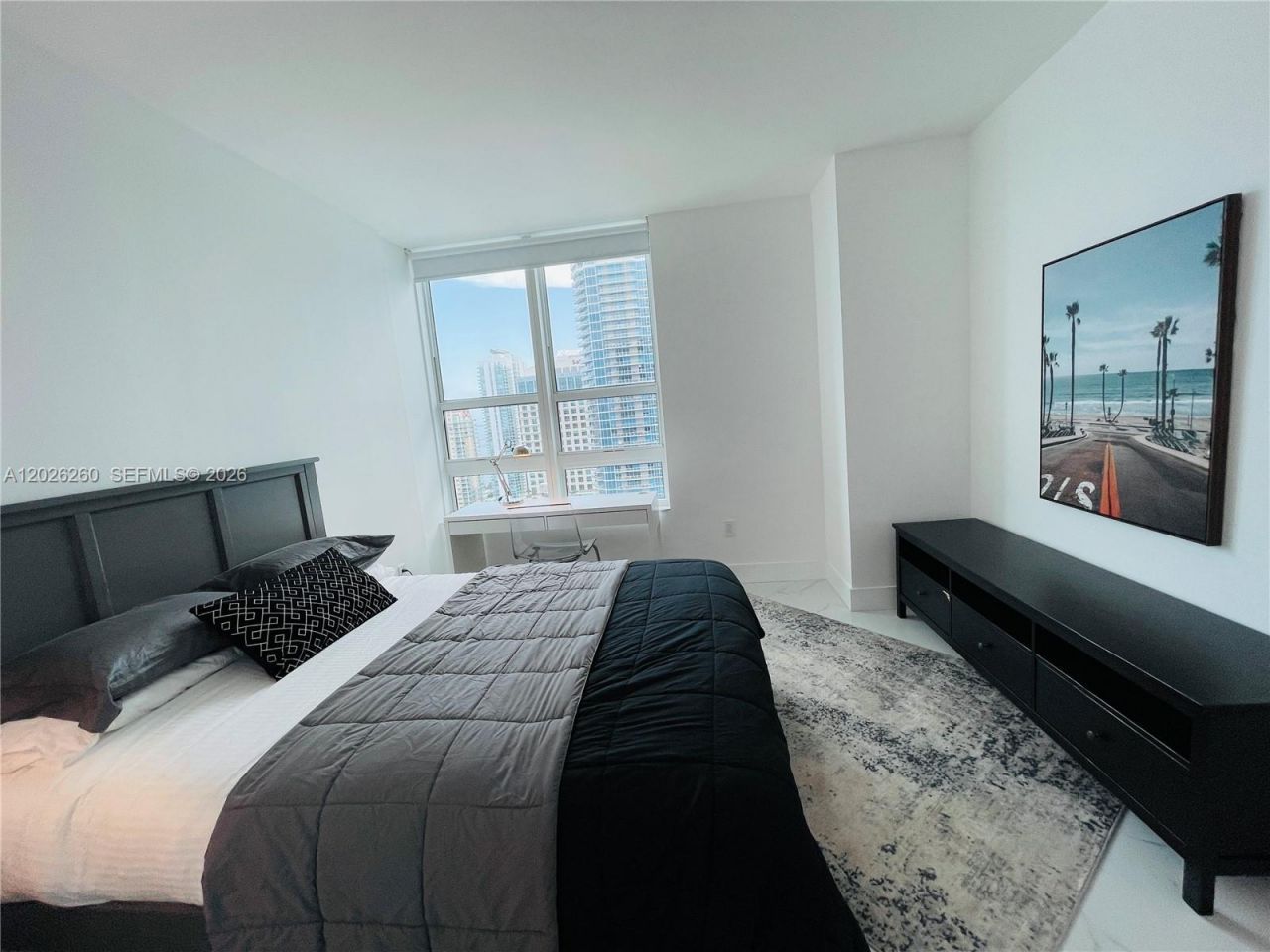 950 Brickell Bay Dr , Unit 3207, Miami, FL 33131 Photo