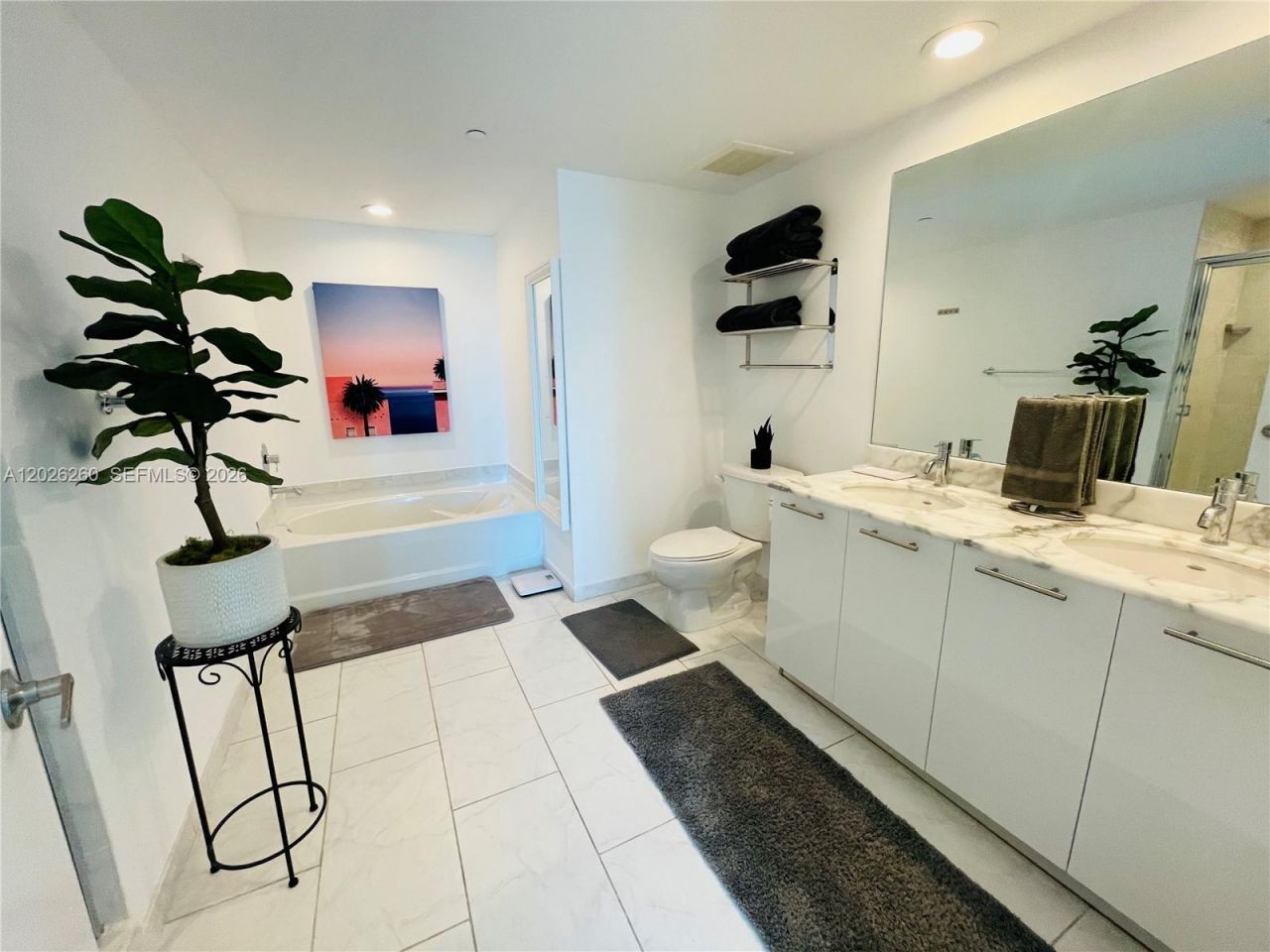 950 Brickell Bay Dr , Unit 3207, Miami, FL 33131 Photo