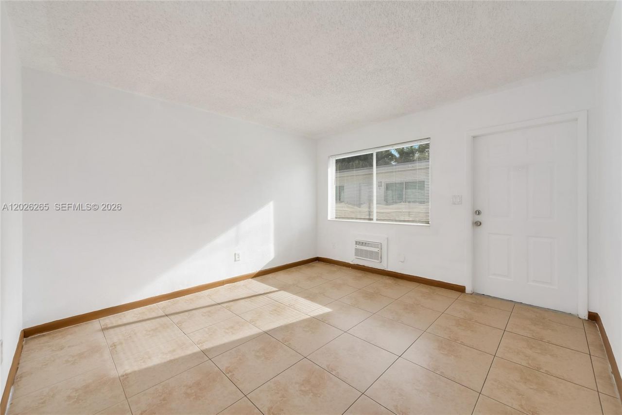 932 Moffett St , Unit 6, Hallandale Beach, FL 33009 Photo