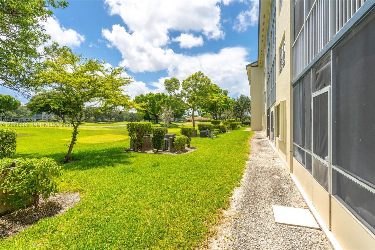900 SW 128th Ave , Unit 105D, Pembroke Pines, FL 33027 Photo