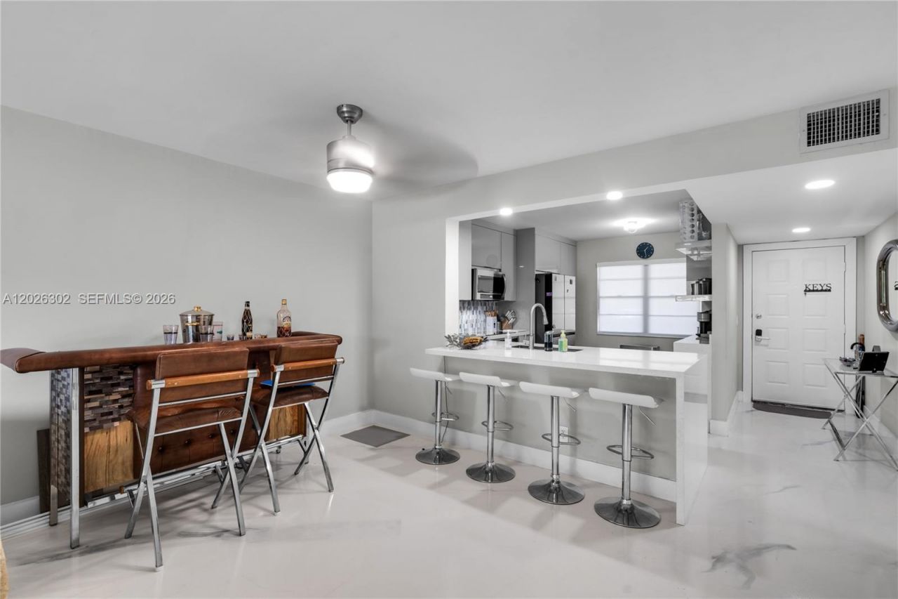 900 SW 128th Ave , Unit 105D, Pembroke Pines, FL 33027 Photo