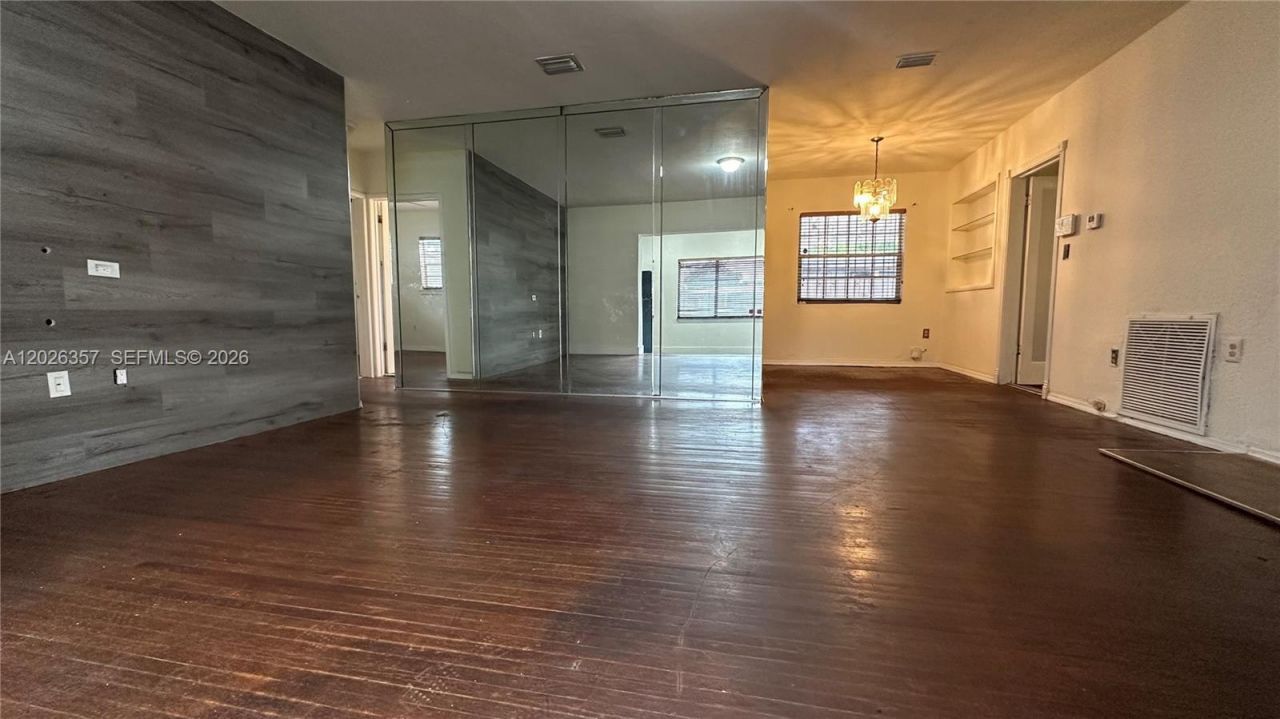 1090 NW 134th St , North Miami, FL 33168 Photo