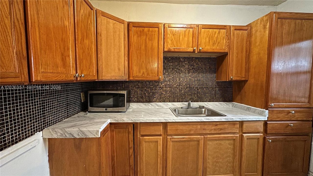 1090 NW 134th St , North Miami, FL 33168 Photo