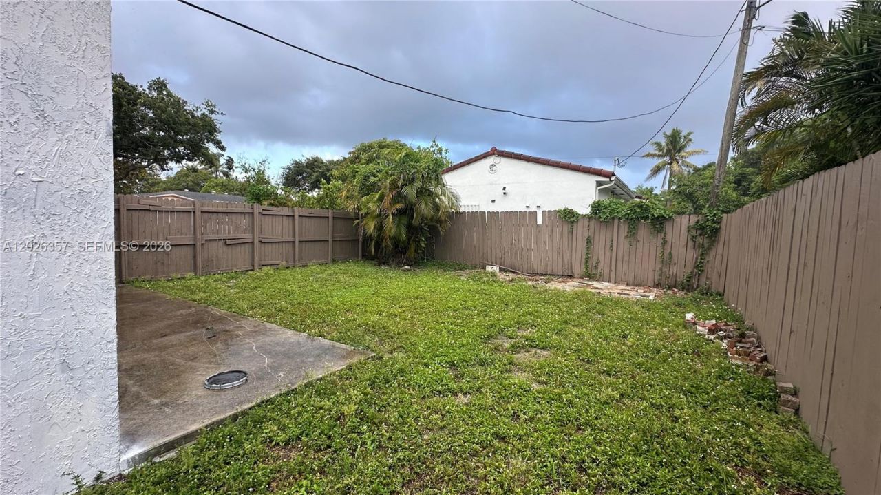1090 NW 134th St , North Miami, FL 33168 Photo