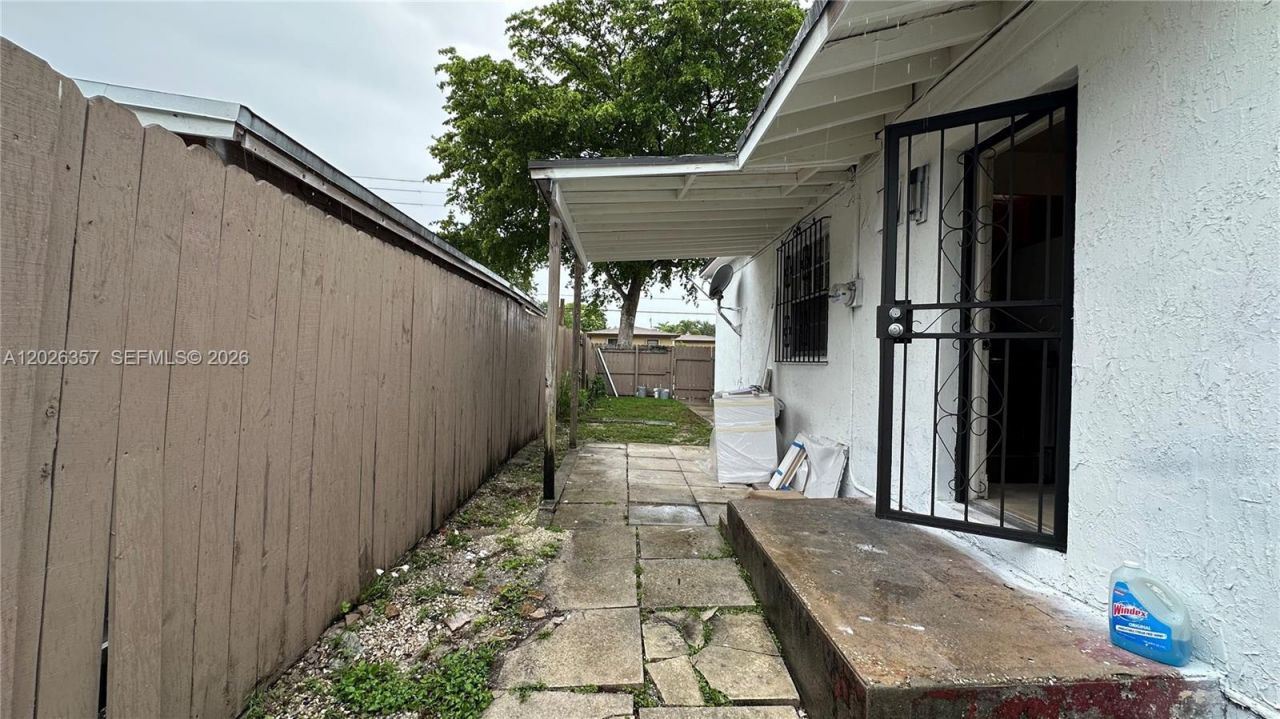 1090 NW 134th St , North Miami, FL 33168 Photo