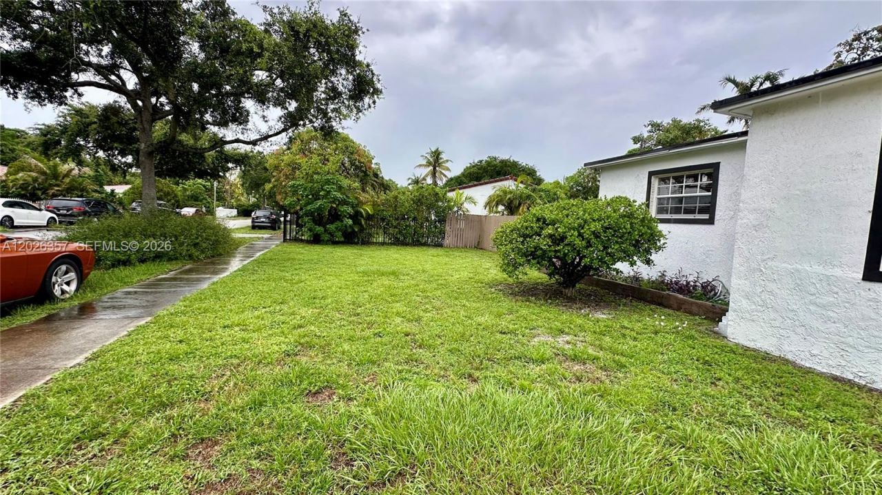 1090 NW 134th St , North Miami, FL 33168 Photo