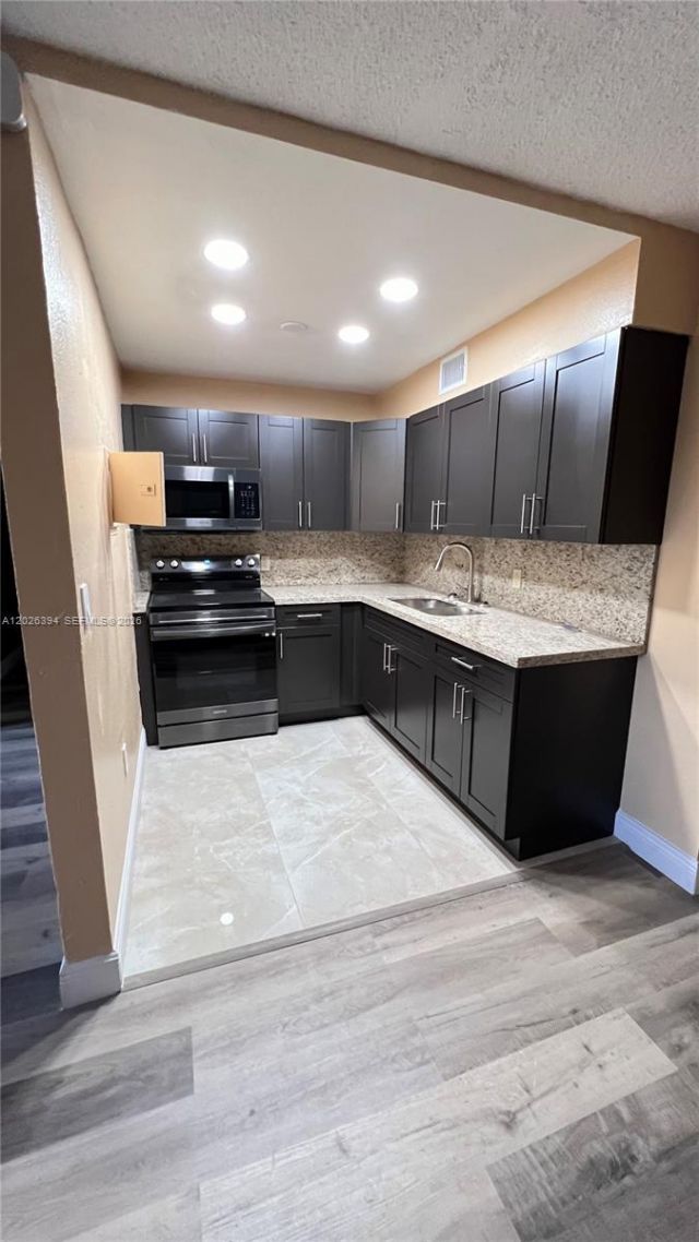 301 NW 177th St , Unit 126, Miami Gardens, FL 33169 Photo