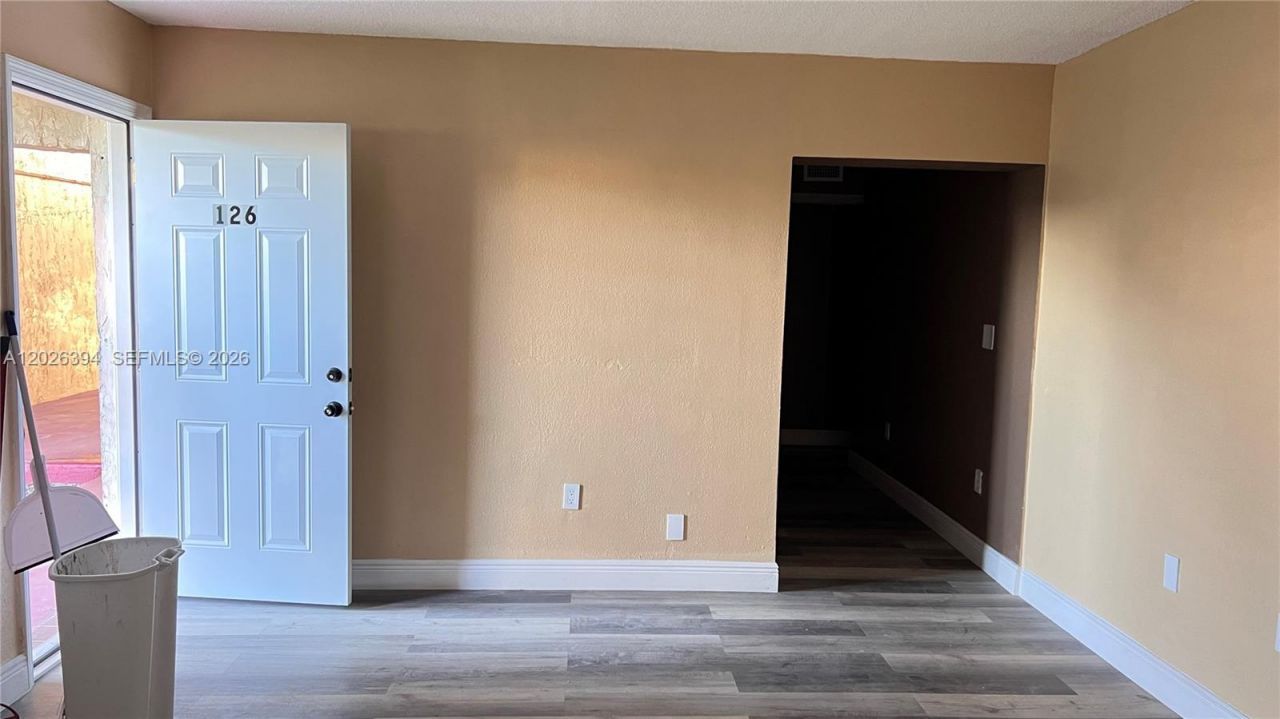 301 NW 177th St , Unit 126, Miami Gardens, FL 33169 Photo