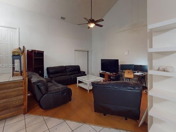 15552 SW 54th Ter , Miami, FL 33185