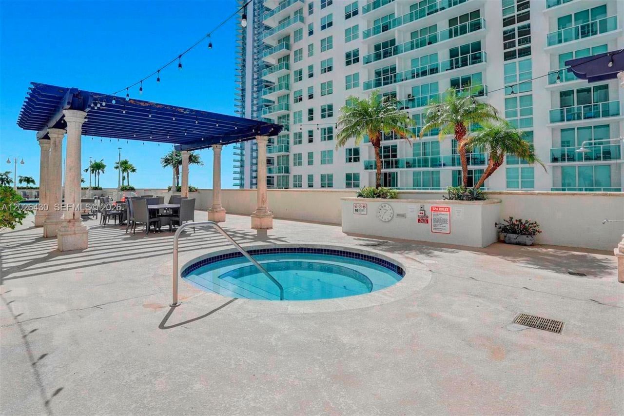 1200 Brickell Bay Dr , Unit 2222, Miami, FL 33131 Photo