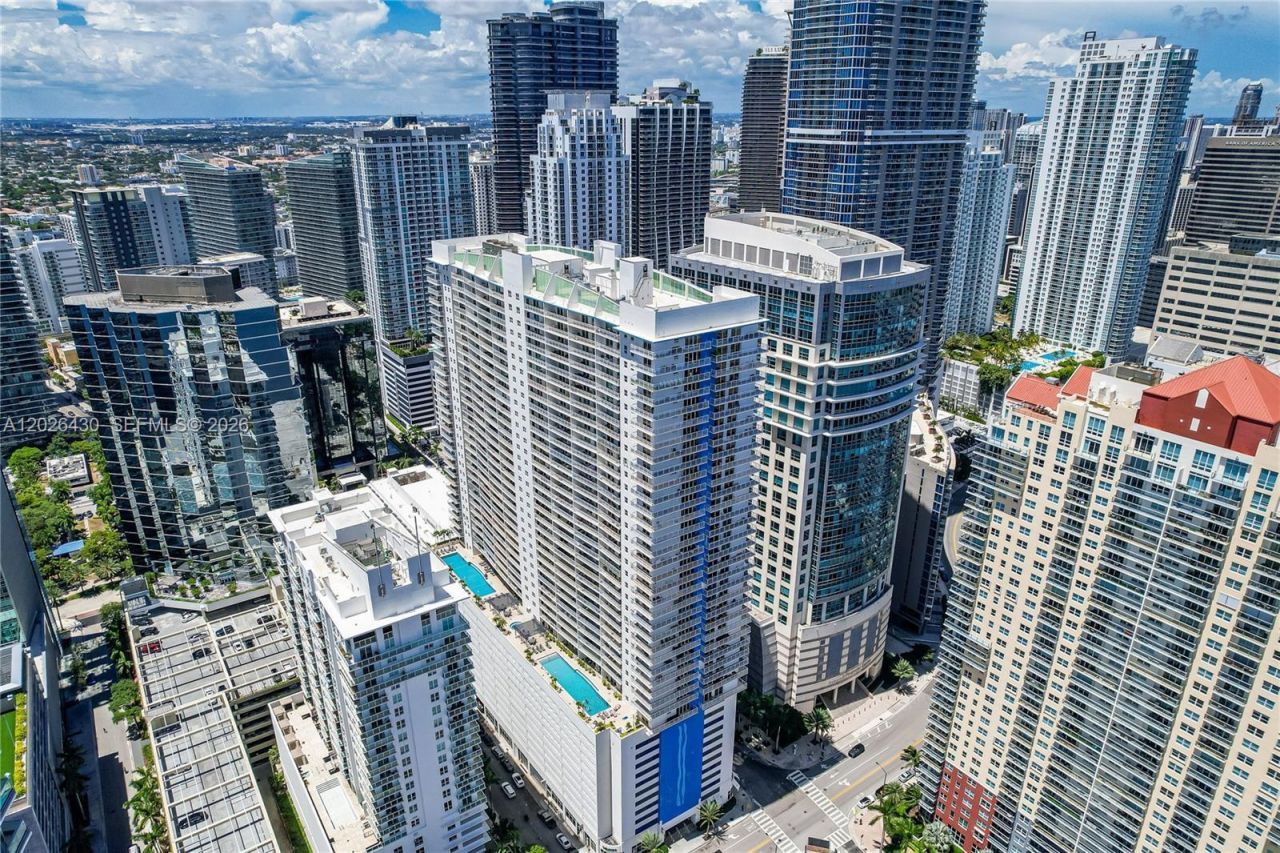 1200 Brickell Bay Dr , Unit 2222, Miami, FL 33131 Photo