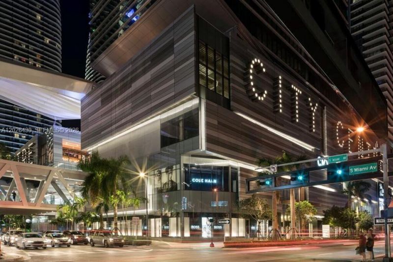 1200 Brickell Bay Dr , Unit 2222, Miami, FL 33131 Photo