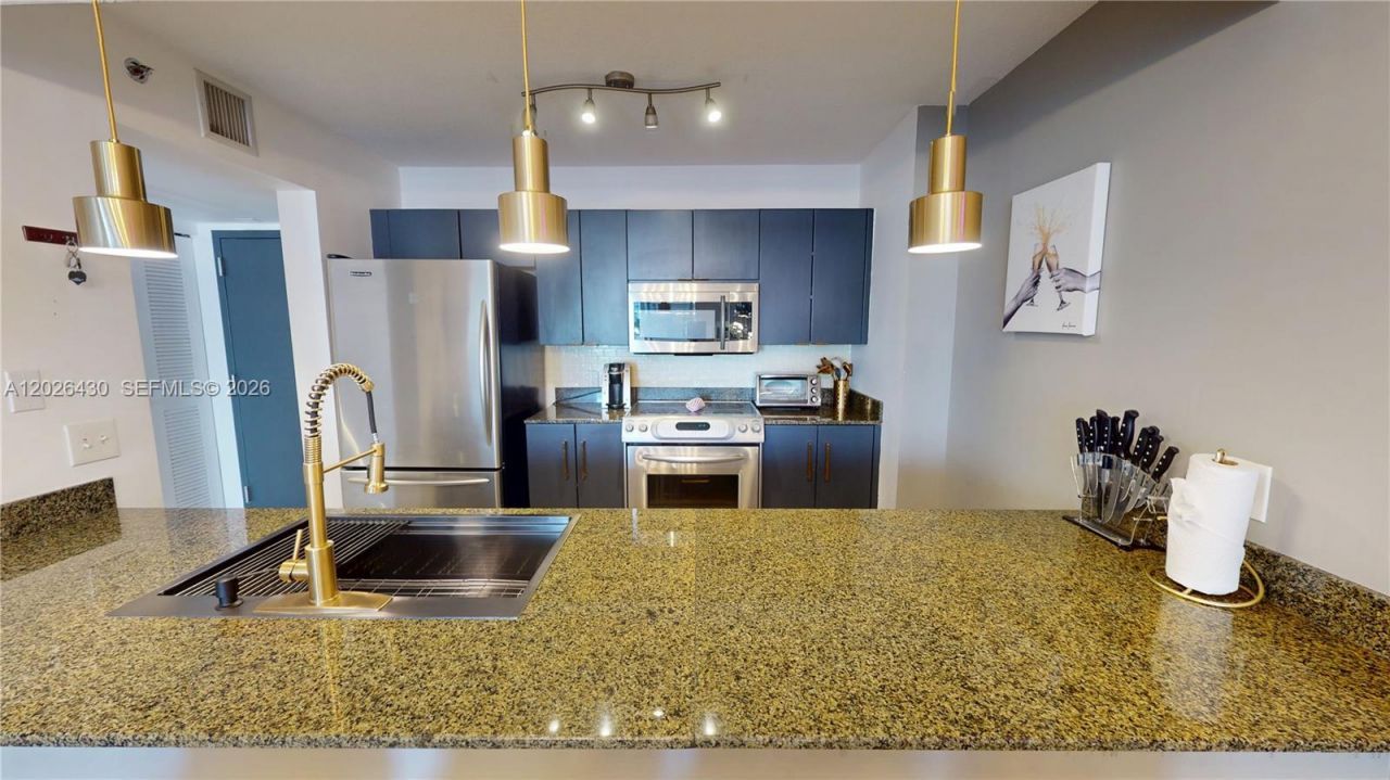 1200 Brickell Bay Dr , Unit 2222, Miami, FL 33131 Photo