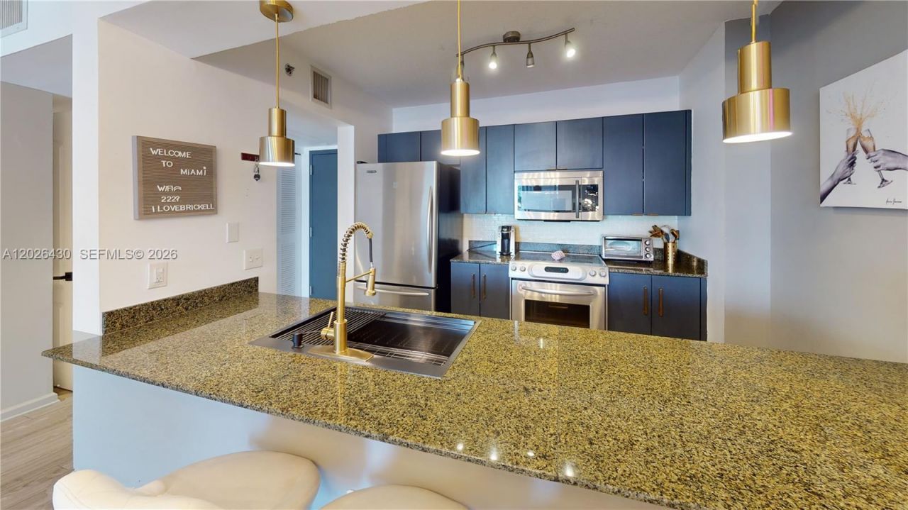 1200 Brickell Bay Dr , Unit 2222, Miami, FL 33131 Photo
