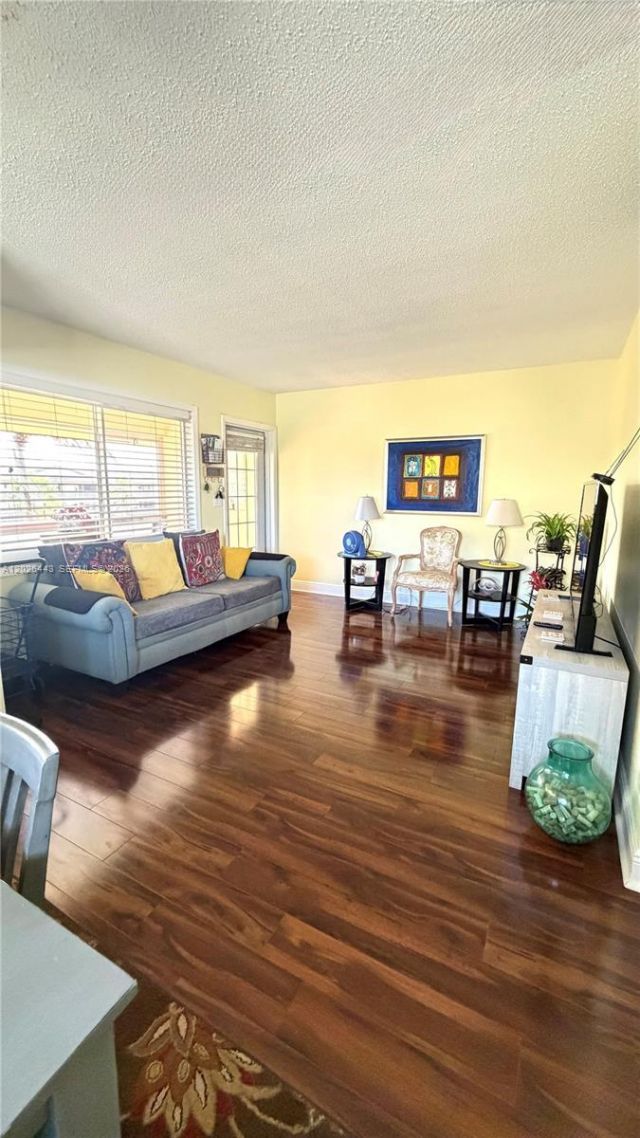 5300 Washington St , Unit D309, Hollywood, FL 33021 Photo