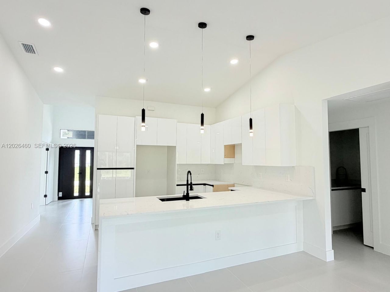 911 Cleveland Ave, Lehigh Acres, FL 33972 Photo