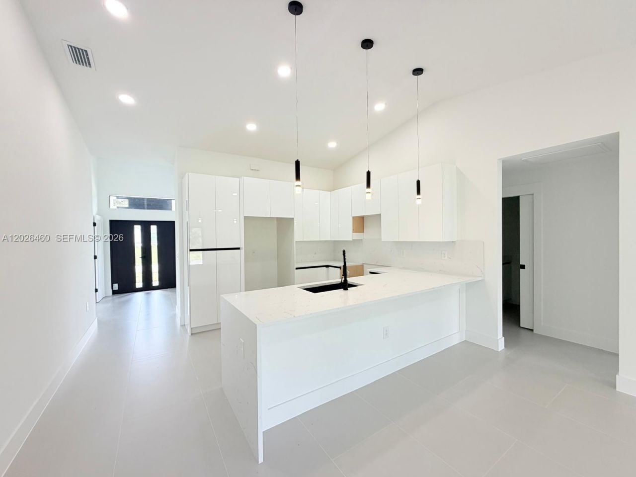 911 Cleveland Ave, Lehigh Acres, FL 33972 Photo