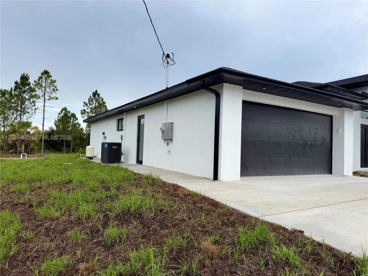 911 Cleveland Ave , Lehigh Acres, FL 33972 Photo