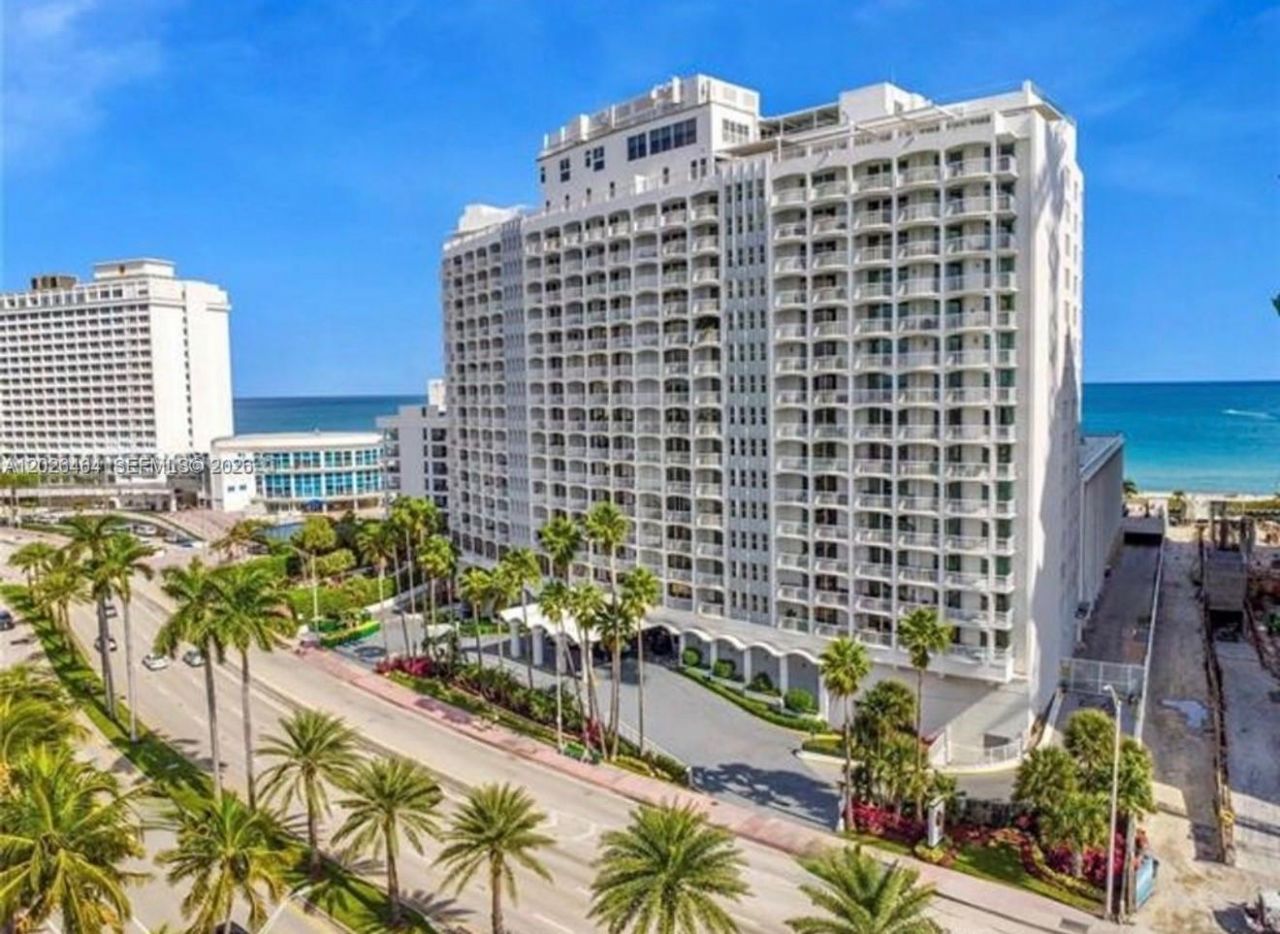 5401 Collins Ave , Unit 1022, Miami Beach, FL 33140 Photo