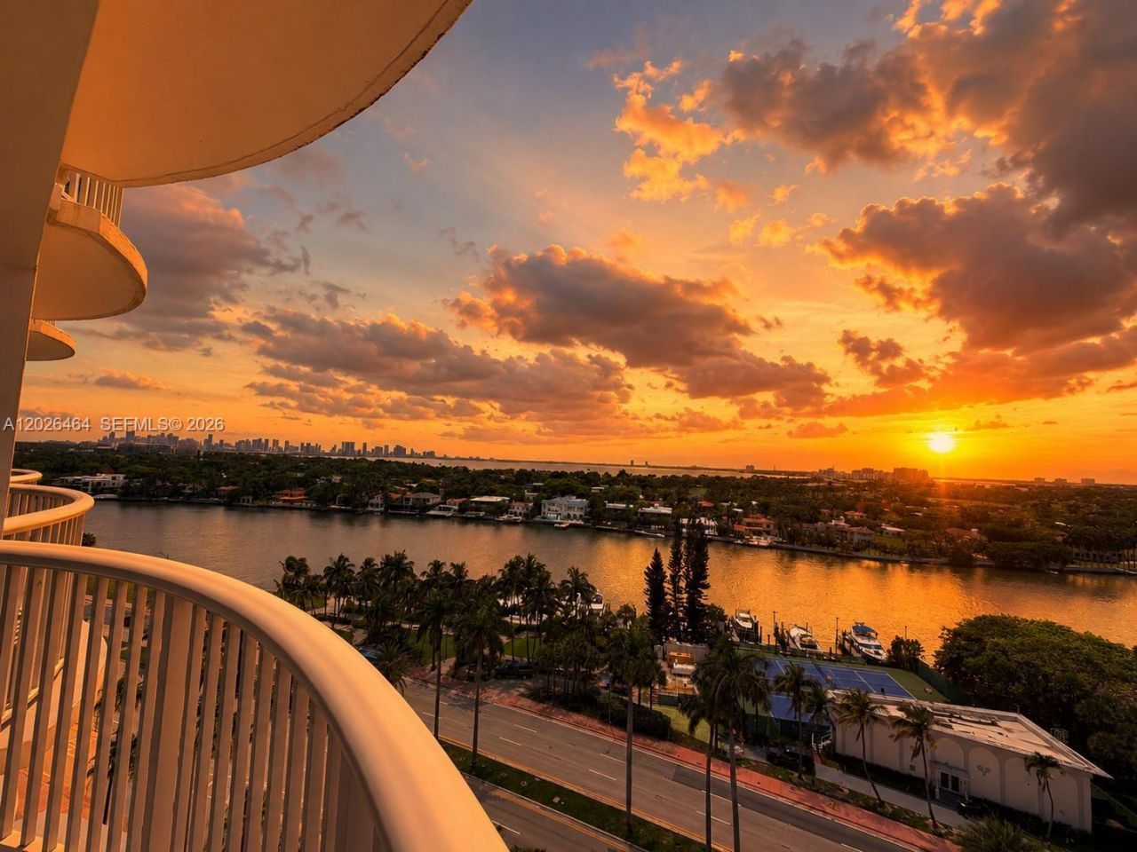 5401 Collins Ave , Unit 1022, Miami Beach, FL 33140 Photo