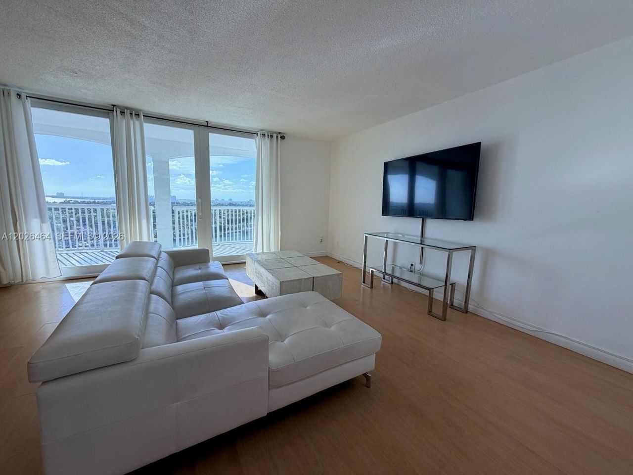 5401 Collins Ave , Unit 1022, Miami Beach, FL 33140 Photo